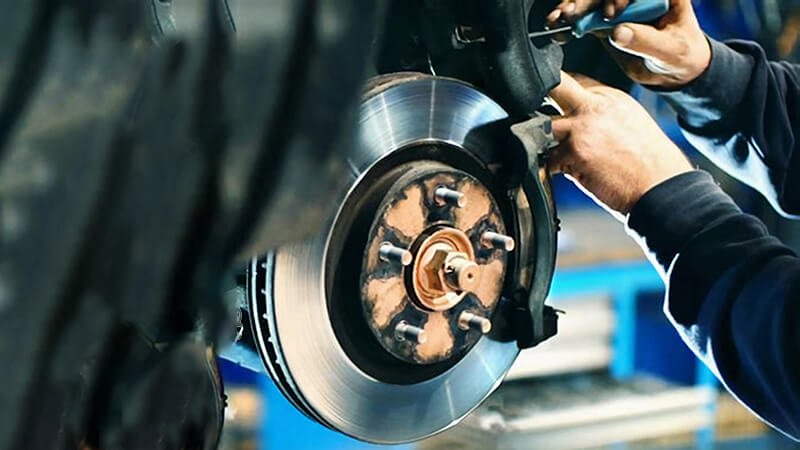 mechanic explains rotor replacement